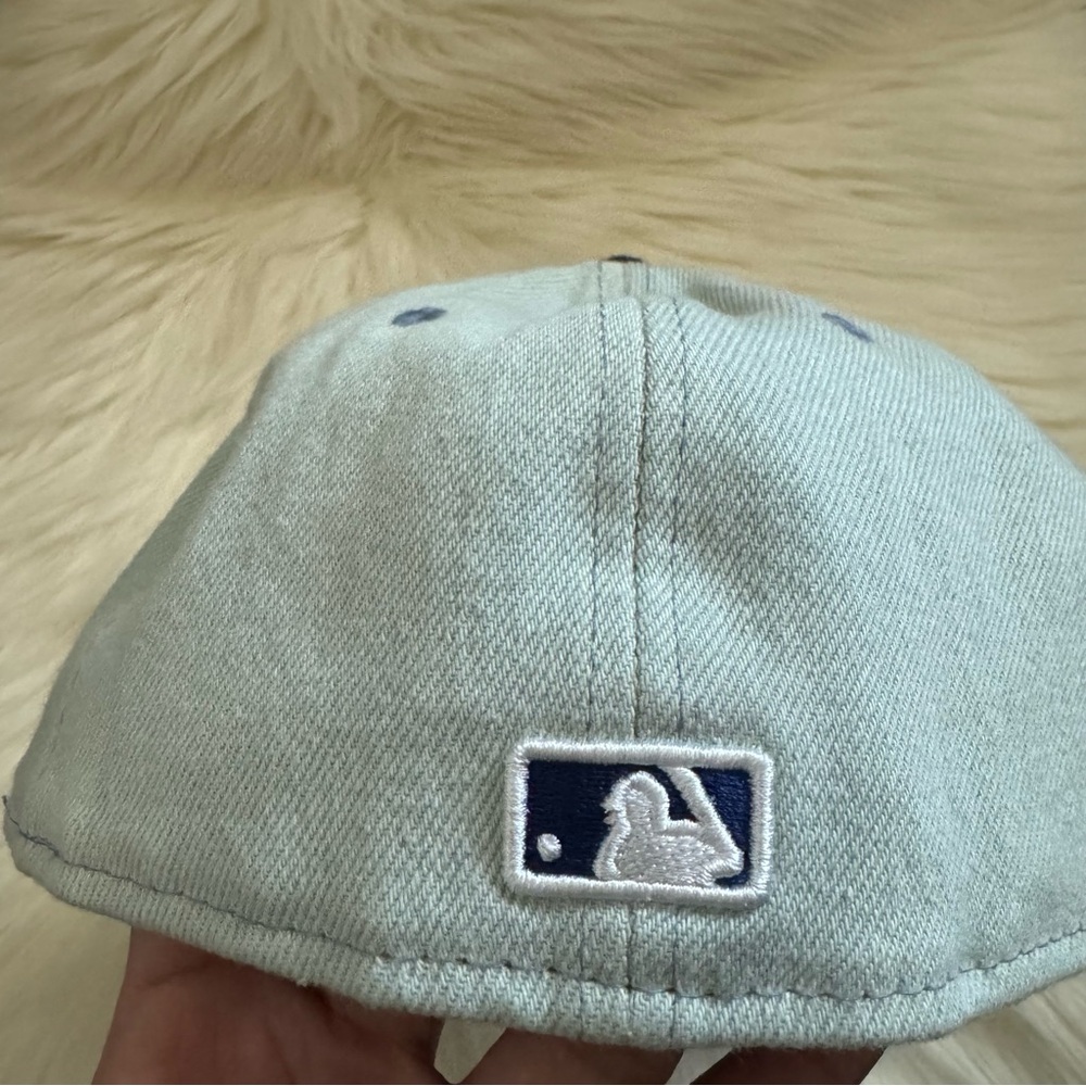 Los Angeles Dodgers New Era Levi's Two-Tone 59FIFTY Fitted Hat - Denim/Navy - Picture 6 of 6
